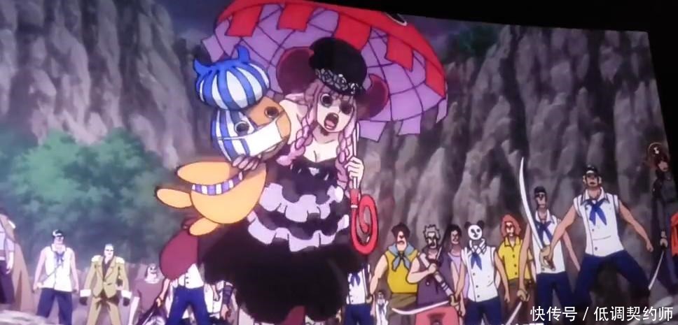 打败|海贼王狂热行动佩罗娜登场打败战桃丸,鹰眼对她称呼挺暖人的!