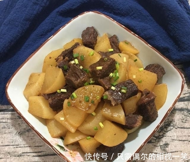 自己做年夜饭让父母放心,5个硬菜花费不到200,一个人也能过体面