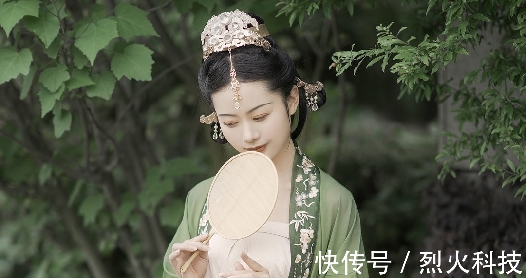 瑶坛&五言格律与七言格律:化露凝烟君不见,雍容无愧向瑶坛