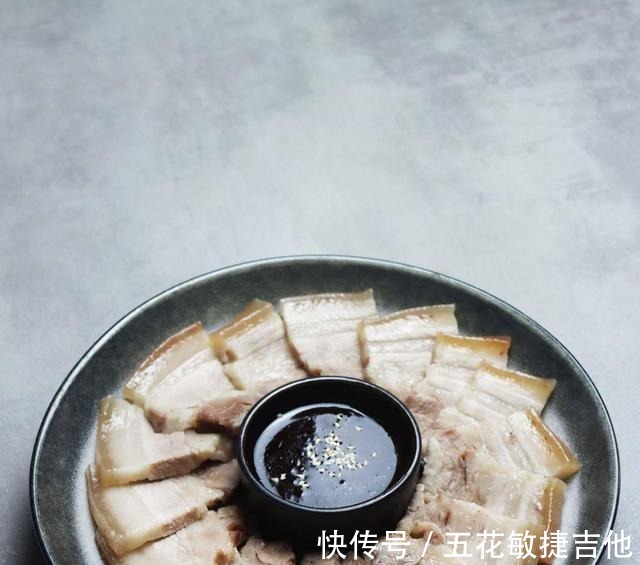 中秋|给中秋家宴换个新,原来“蒜泥白肉”一烀一切,才好吃,还不油腻!