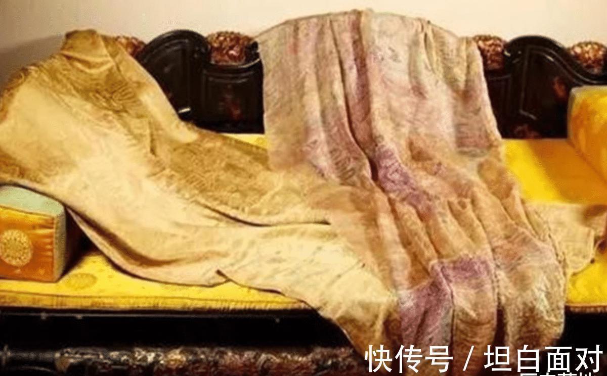 盗墓贼&“不起眼”的乾隆陪葬品,曾被盗墓贼随意丢弃,200多年后被卖1.3亿