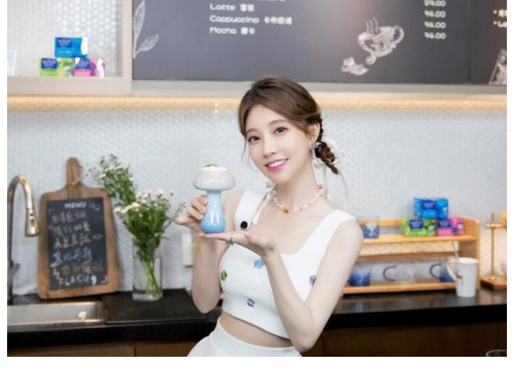 網紅|《閃電咖啡館》中馮提莫首談從業經歷，網紅逆襲成為歌手，很勵志