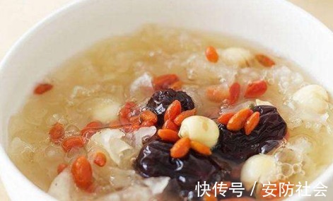 薏仁|银耳和此物一起煮,气血足了,湿气没了,肝也越来越干净!