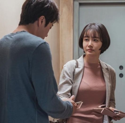 权相佑从金牌特务转行软饭漫画家 大画特务 爆笑展开斜杠人生