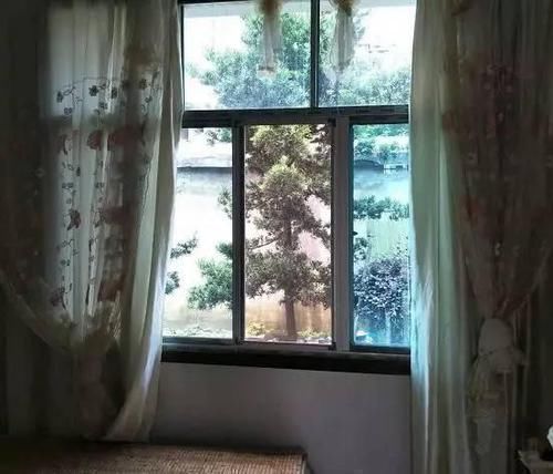 罗马柱|去男友乡下老家,他说的茅草房原来是别墅,感觉自己赚翻了