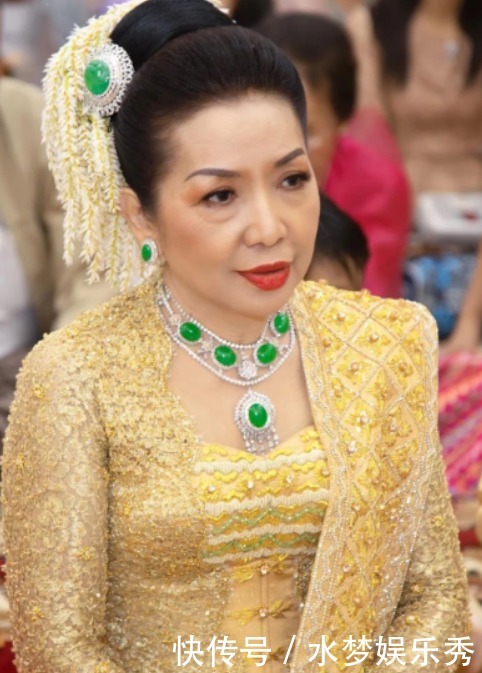 一家子|含着翡翠出生的小公主,翡翠家族到底有多壕?这场面绝对视觉冲击