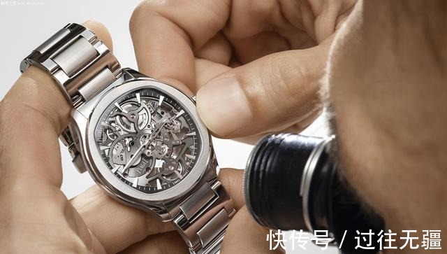 超薄 当超薄遇上镂空,这才是奢华运动表该有的样子!