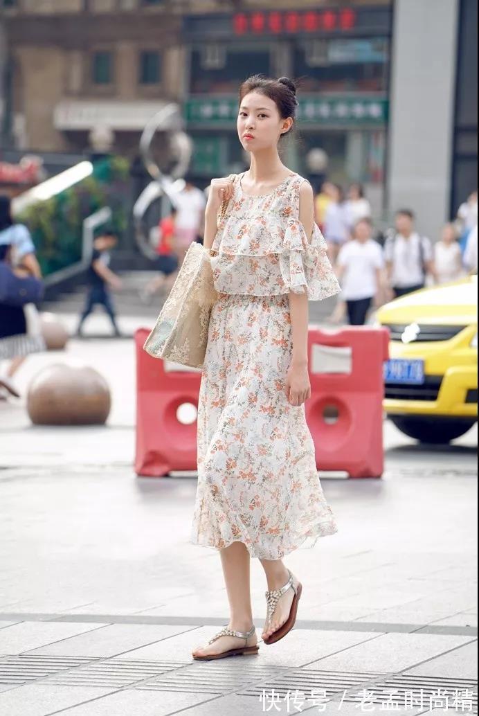 路人 街拍路人,时尚百搭的款式穿搭参考,根本不用看脸照样气质十足