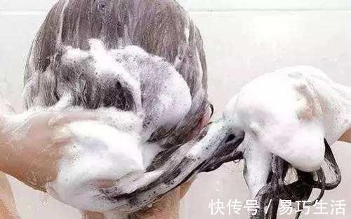 油脂|除了头发经常清洗,还有梳子别忘了,满是油脂细菌不少