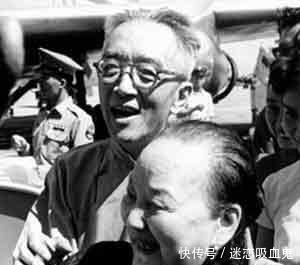 民国大佬,在外呼风唤雨,在家地位难堪,唯一珍贵和妻子相伴到老!