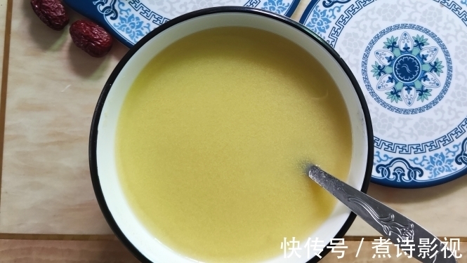 猪脑花|胆固醇“榜单”已公布,蛋黄排第三,2物吃一口血脂涨50倍,别贪吃