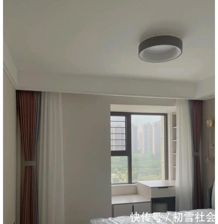 插座|入住小半年才发现,卧室这些家居设计,看着高大上,实际很不合理