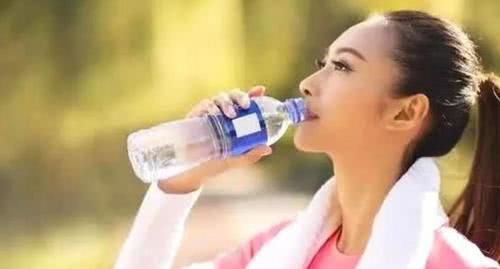  痔疮发作，痛苦难当？常吃这几种食物，痔疮可能悄悄远离你