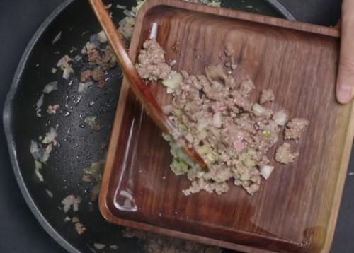  想吃香辣牛肉酱不用买，在家教你轻松做，烹饪简单，美味又解馋