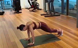 西班牙|西班牙性感女教师上课爆红网络,背影非常迷人,坚持运动或是关键