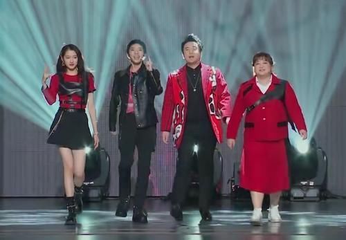 一个人影 华晨宇刚上台就开始脸红,顺着他眼神看向台下,一个人影让全场沸腾