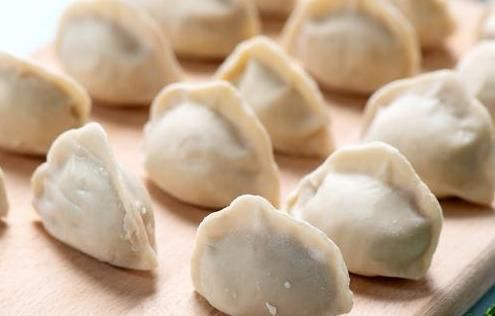 调饺子馅时，记得多加2种水，很多人不懂，难怪饺子不鲜也不香