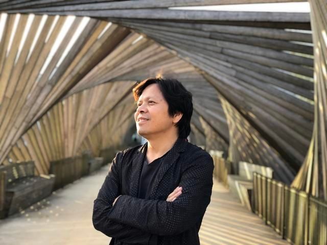  空间|专访70后诗人黄礼孩在空间构筑诗意，让光照进心灵