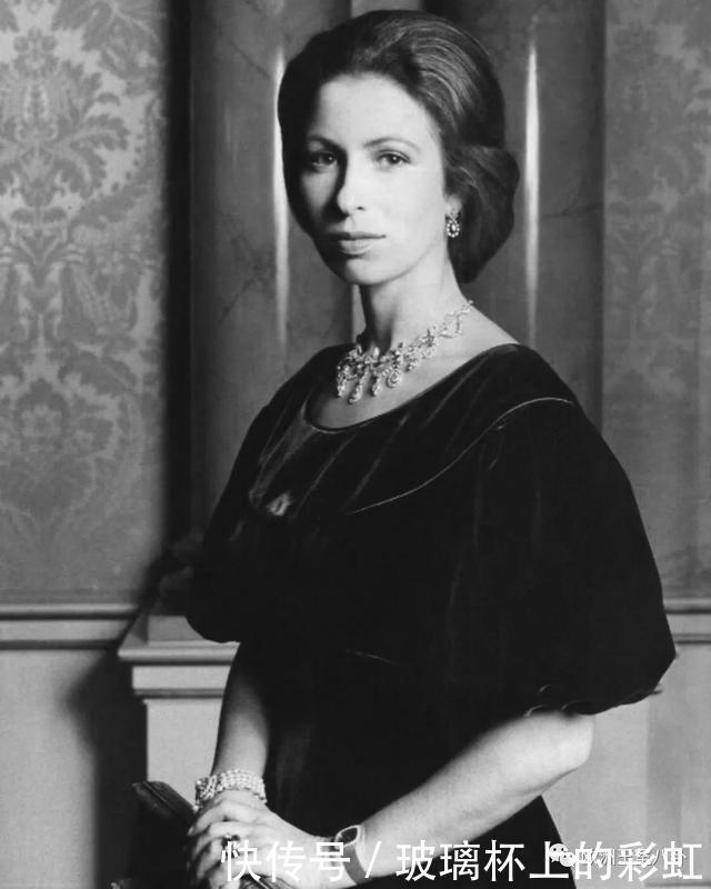 英女王唯一的女儿有这些珠宝算多还是少