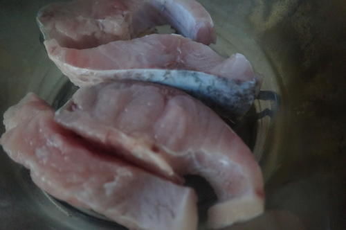  酸酸甜甜の番茄酿青鱼，开胃又下饭，无油