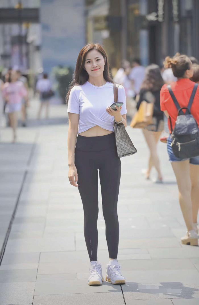 打扮 美女你穿成这样出去，别人会认为你没打扮