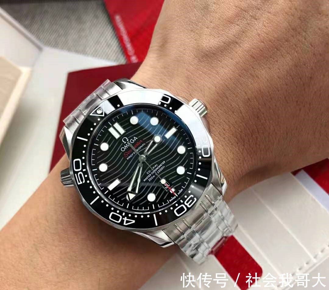 盘点$四十岁男士出勤戴什么表浪琴、欧米茄和劳力士不同档次手表盘点!