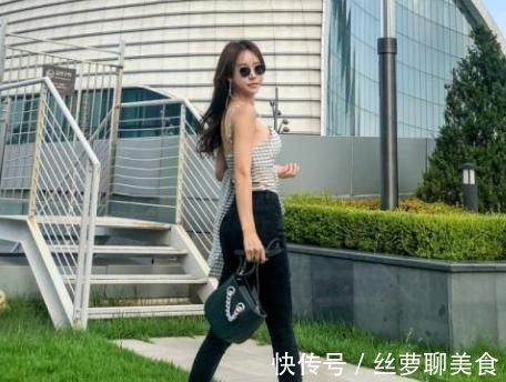 女神|小姐姐爱穿贴身的紧身牛仔裤,发挥女神的优势