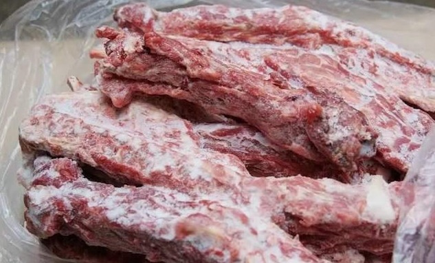 金兰菊根|21岁女孩,腹泻暴瘦,查出肠癌,提醒三种“肉”不能多吃