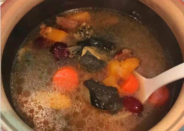 一锅|冬天进补,这汤常给孩子喝,每周炖一锅,营养极高,身体更舒服