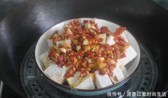 女人必吃这“碱性食物”，清肠排便，嘴巴不臭，头发也乌黑亮丽！