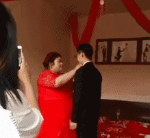 |搞笑GIF趣图：这闹钟设计的真是太溜了