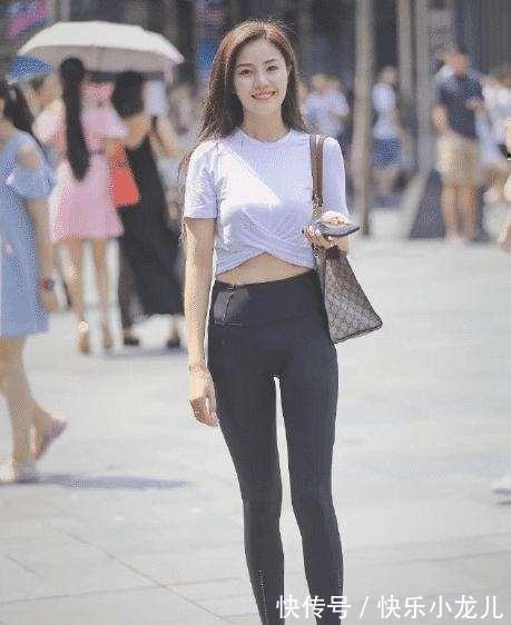 打底裤 青春朝气的打底裤穿搭减龄显气质,穿出优雅流畅的线条,富有活力