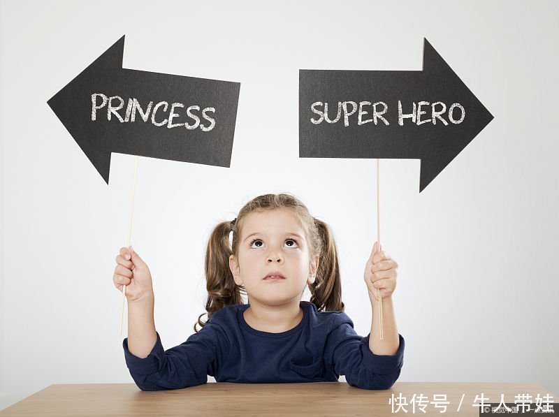 孩子变得胆小、自卑？原来与父母的4种行为有关！