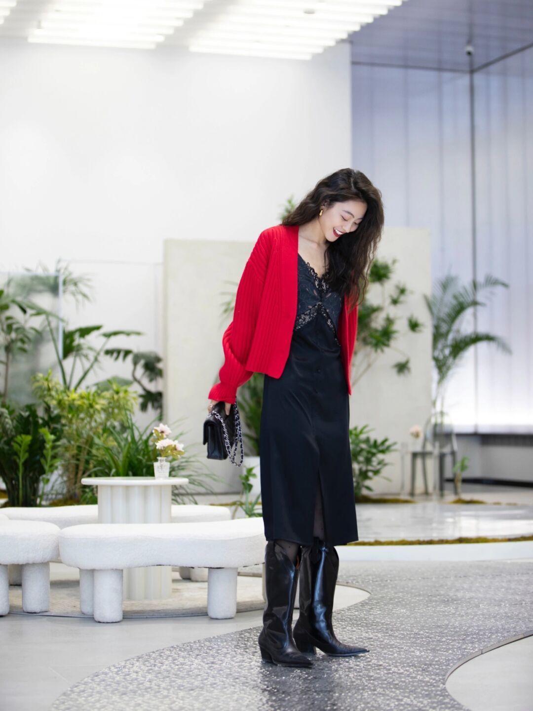 博主|气质是由内而外散发的,会穿“毛衣”很重要,美的像小姑娘