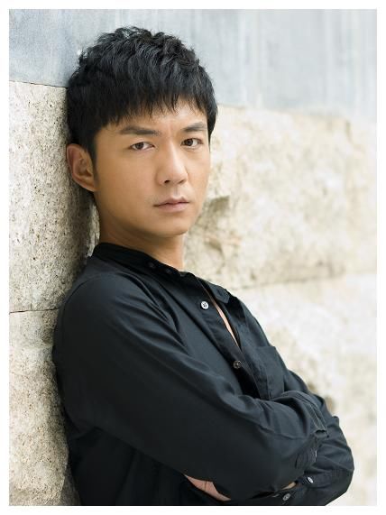 荧屏硬汉 邢佳栋 人生遭遇过重大挫折 网传的情感是谣言 全网搜