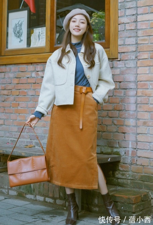 短靴|小个子新年怎么穿?建议尝试“半身长裙+短靴”,一秒显高10cm