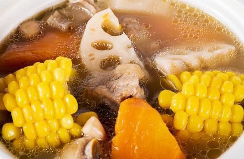 炖排骨汤时，别直接加水就炖，牢记3个妙招，味道不比饭店里的差