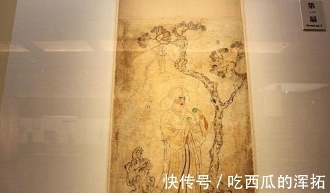 唐风|中国女生穿汉服观看日本国宝展 结果撞衫“唐风美人”