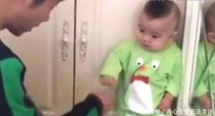 罚站|宝宝被爸爸教育不可以偷吃东西,接下来宝宝做出来的表情真是萌化了我的心