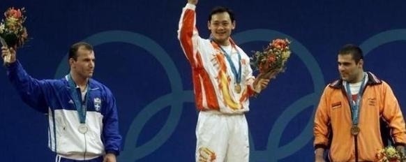 空姐|他连夺2届奥运冠军，退役后娶初恋空姐，现是大学校长身居高位