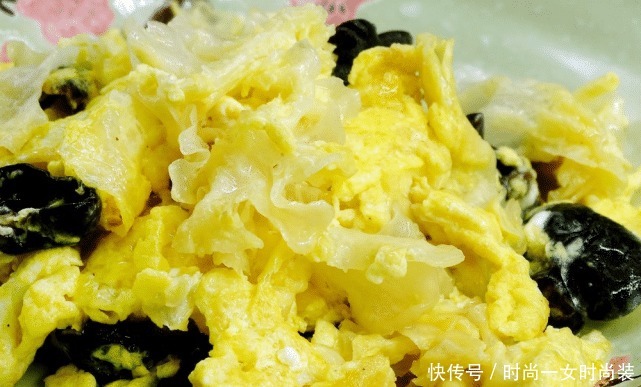 木耳|穷人的“阿胶”就是它,隔三差五吃,气血双补,肌肤红润细腻