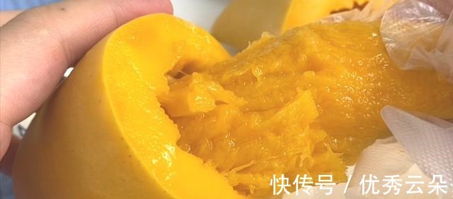 金芒|才知道,芒果还有这种切法,一刀搞定,又方便又不脏手!