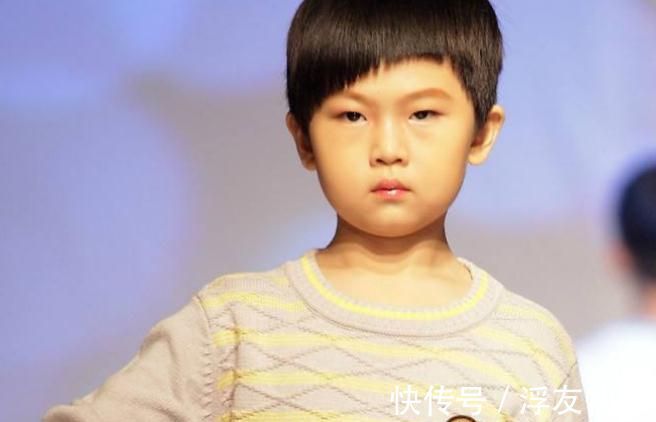 小心灵|夸奖孩子要讲究方法,很多家长用错了,效果反而不好