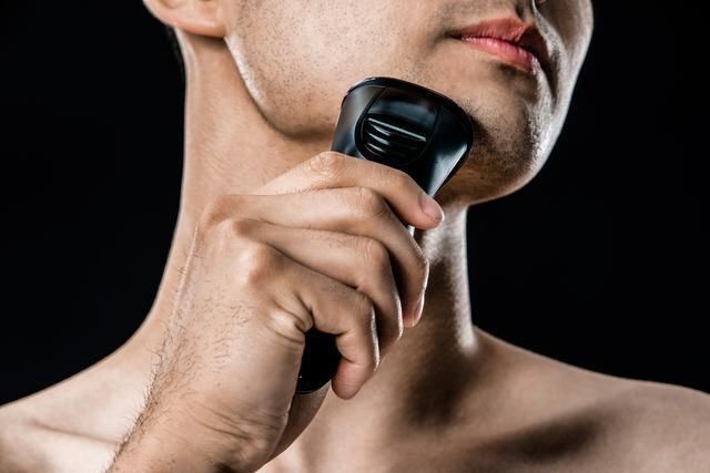 刮胡子|男人寿命长短，就看刮胡子的次数相信很多人都陷入过这个误区