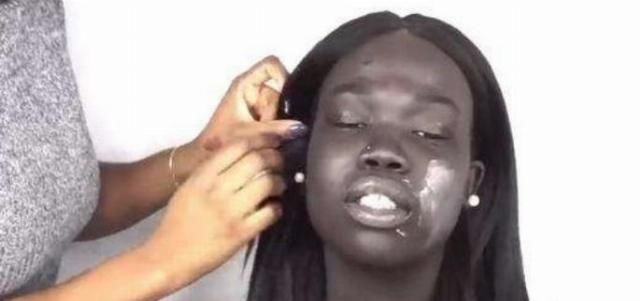 涂抹 化妆师给非洲新娘化妆,粉底都涂了三四层网友村姑变女神