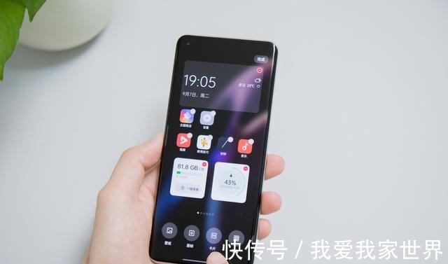 oppo|当下最火旗舰颜值大对比，当远峰蓝遇上复古设计，哪款更深得你心！