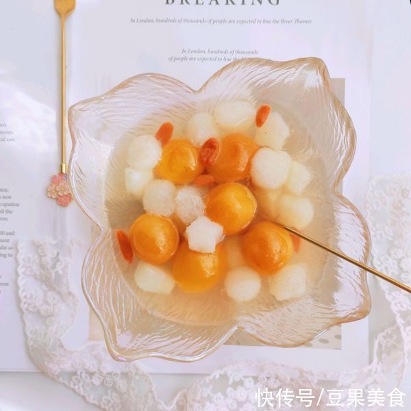 金桔雪梨汤，清肺润肺又解腻