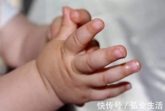 发育|宝宝的5大部位,家长摸不得,要摸就摸这3个部位,越摸越聪明