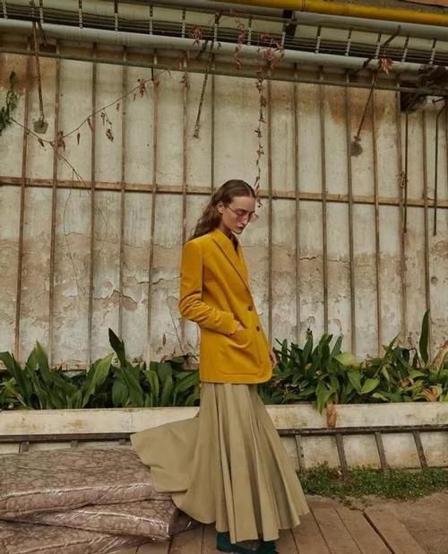 ?开春后不要瞎打扮，今年流行这3款“上衣”，内搭外穿都时髦