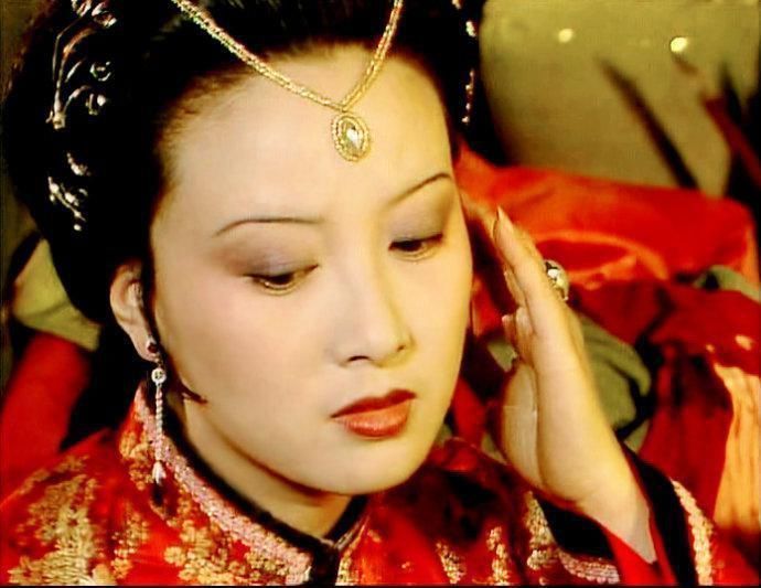 贾母$林黛玉和薛宝钗都想嫁给贾宝玉，王熙凤支持谁？1颗珍珠里有答案